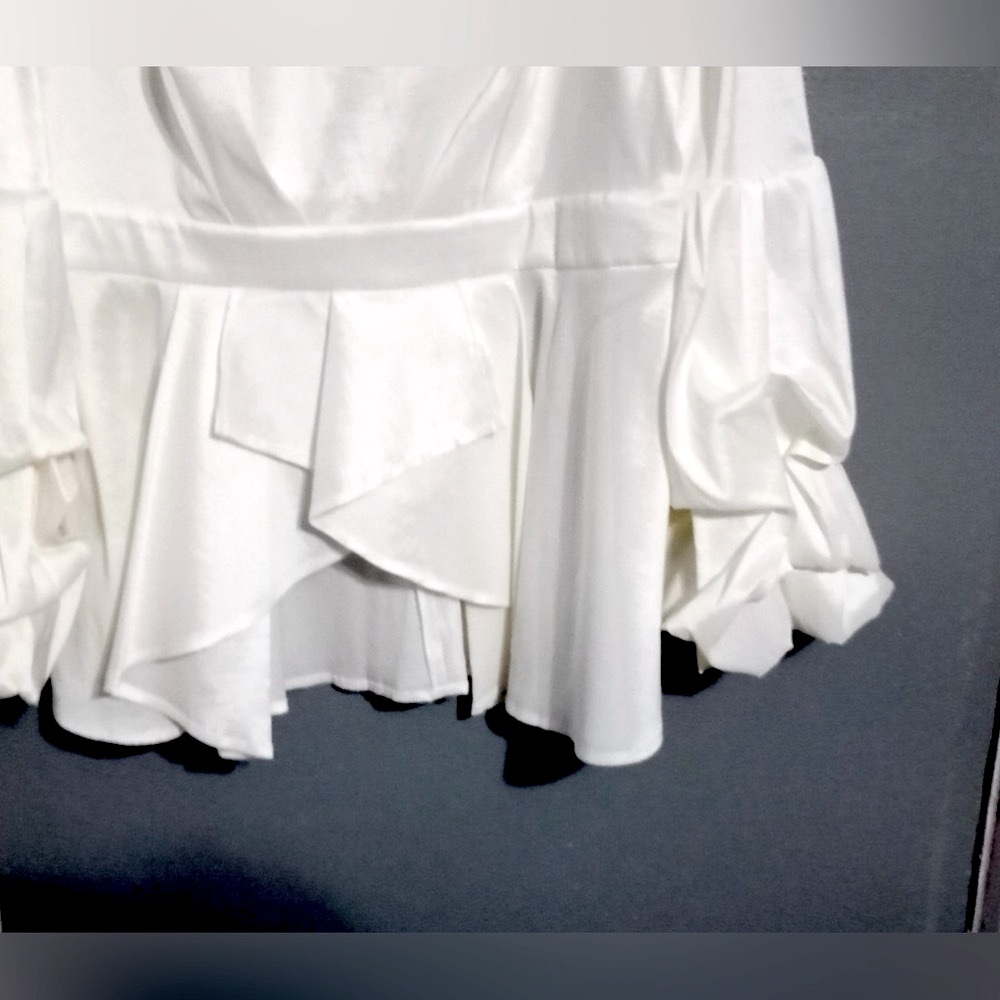 Beautiful, elegant top.